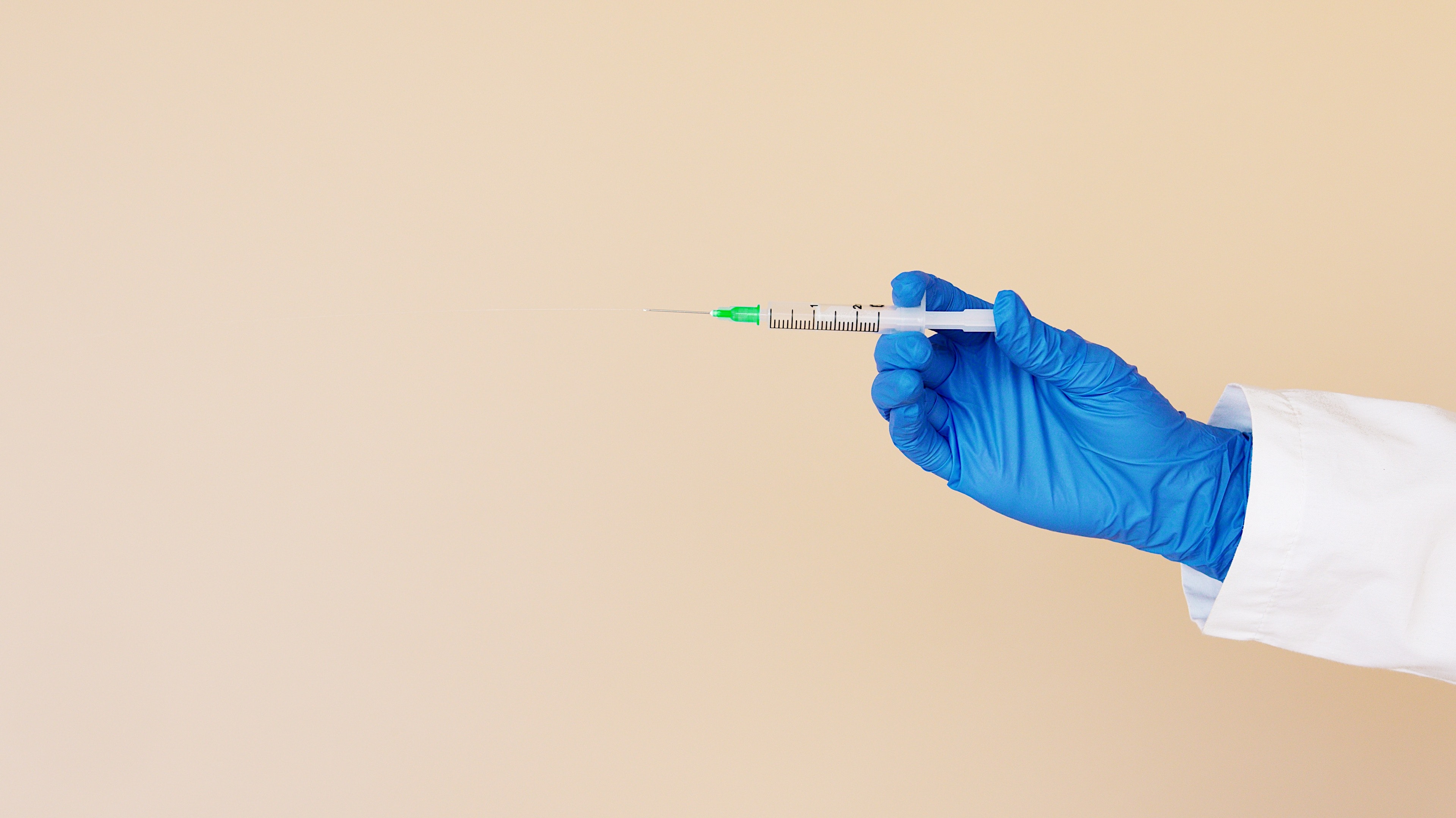 quel âge pour injection hyaluronique